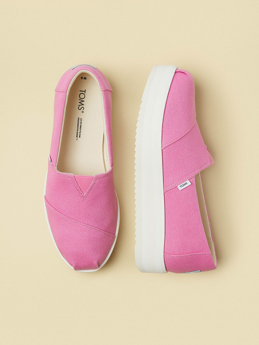 

TOMS Women Contrast Sole Slip-On Sneakers, Pink