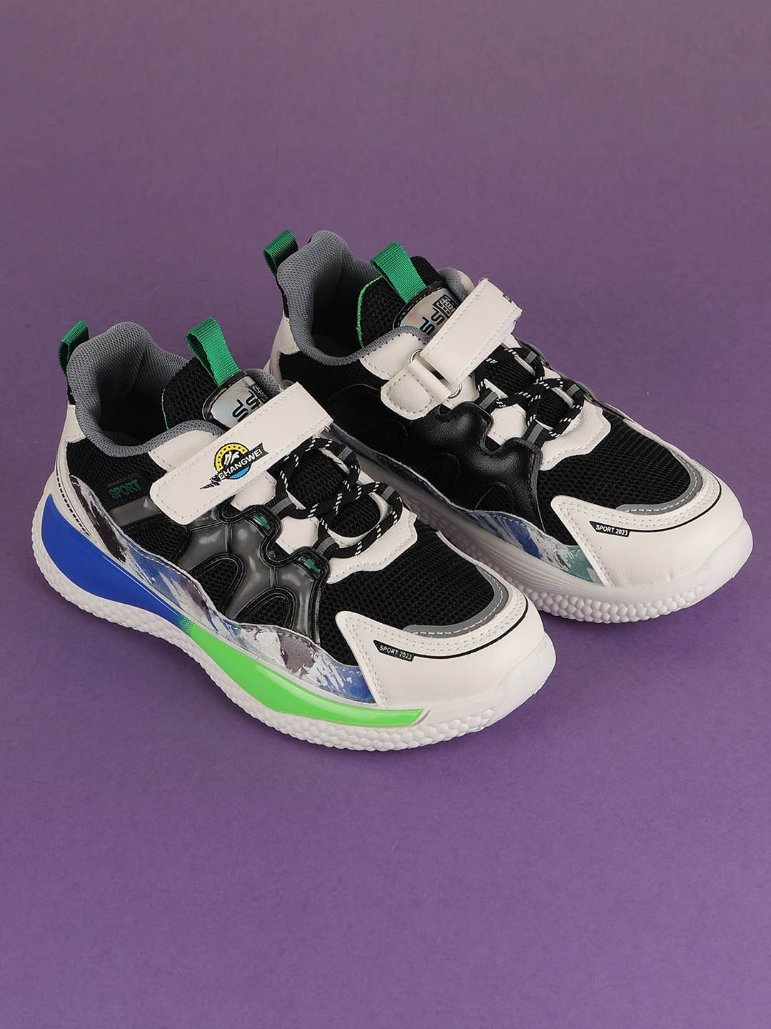 

FEETWELL SHOES Kids Colourblocked Sneakers, Black