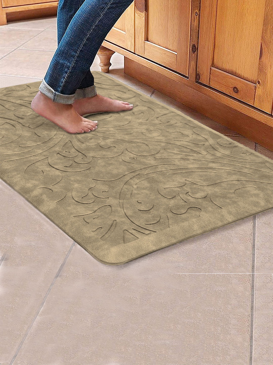 

LUXEHOME INTERNATIONAL Gold-Toned Textured Water-Resistant Anti-Skid PVC Doormat