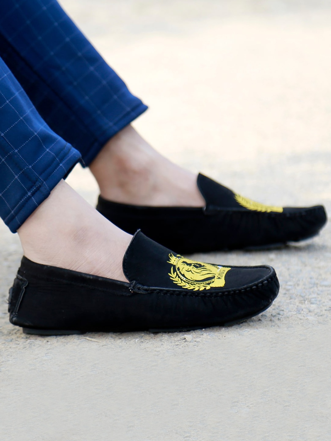 

Bxxy Men Printed Slip-On Loafers, Black