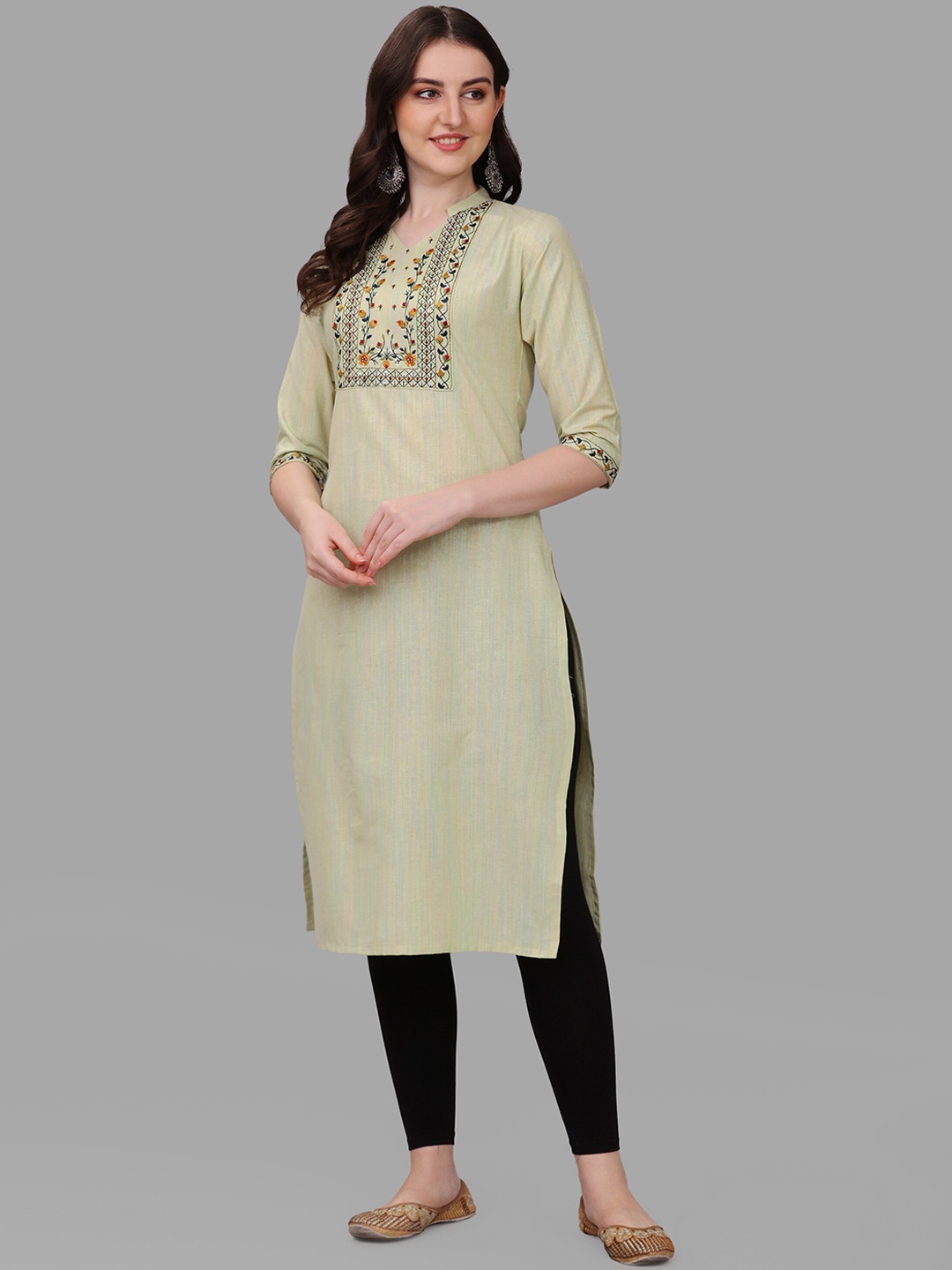 

FAVRIZ Ethnic Motifs Embroidered Mandarin Collar Sequined Cotton Kurta, Green