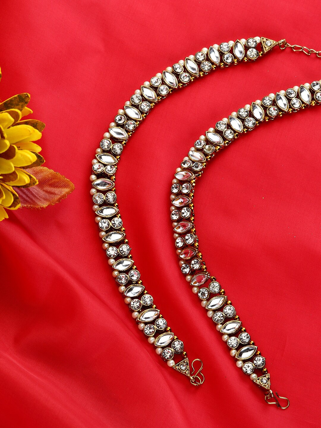 

ANIKAS CREATION Gold-Plated Kundan-Studded Anklet