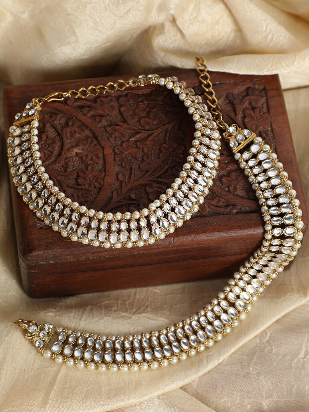 

ANIKAS CREATION Set Of 2 Gold-Plated Kundan-Studded & Beaded Anklets