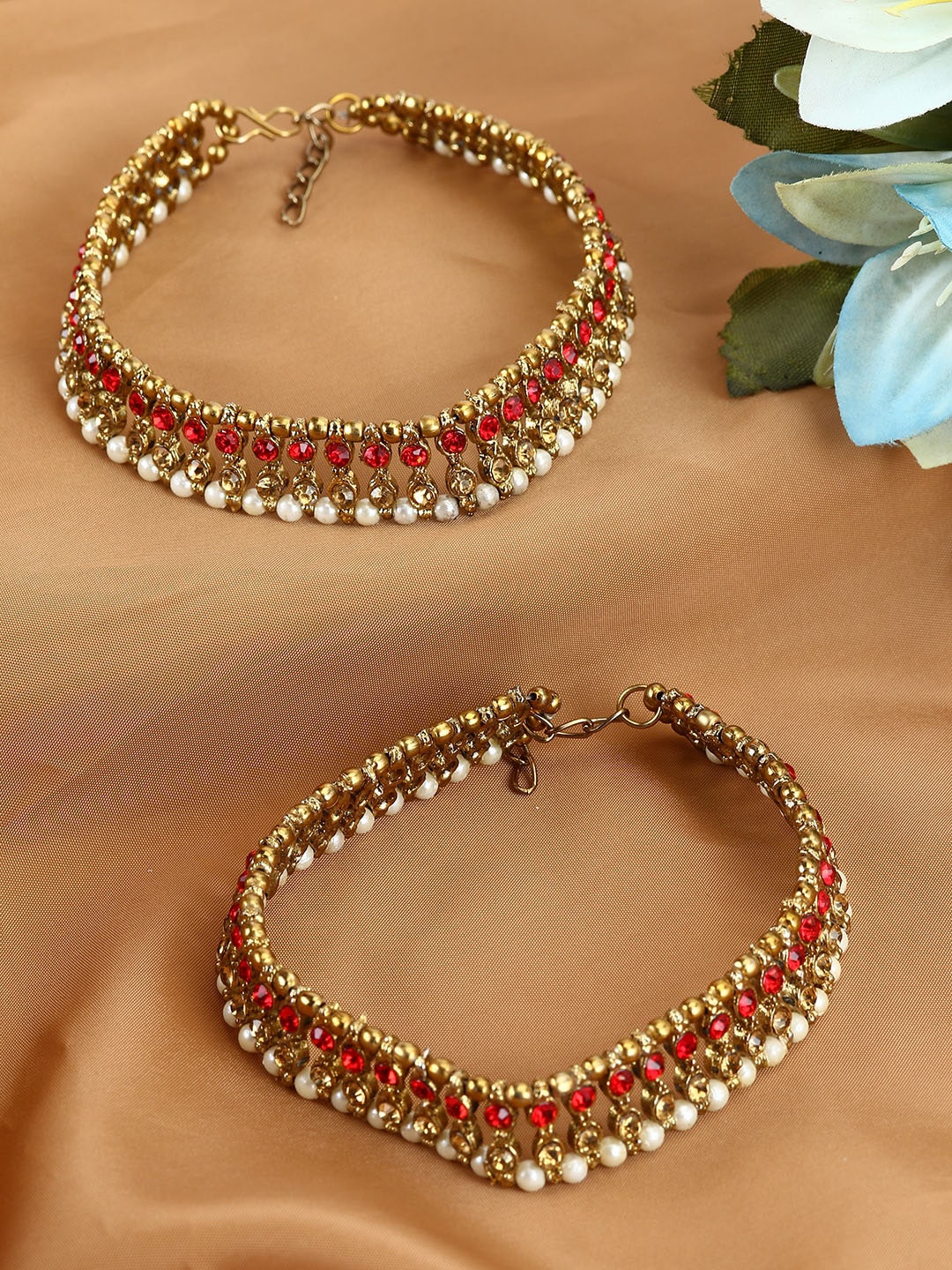 

ANIKAS CREATION Set Of 2 Gold-Plated Kundan-Studded & Beaded Anklets
