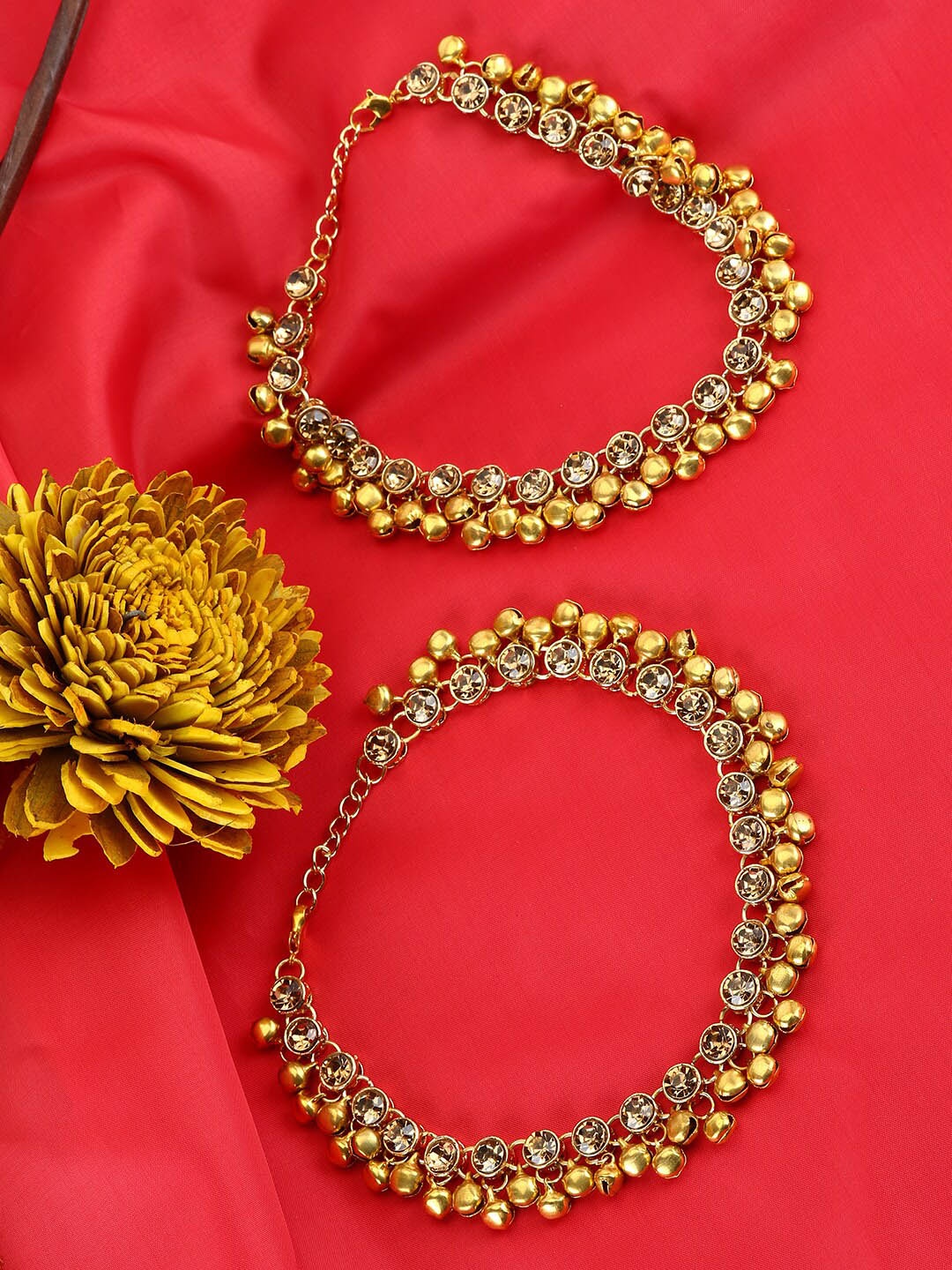 

ANIKAS CREATION Set Of 2 Gold-Plated Kundan-Studded & Beaded Anklets