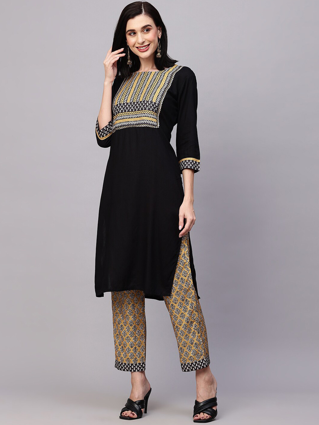 

AVANSHEE Floral Printed Yoke Design Kurta With Trousers, Black