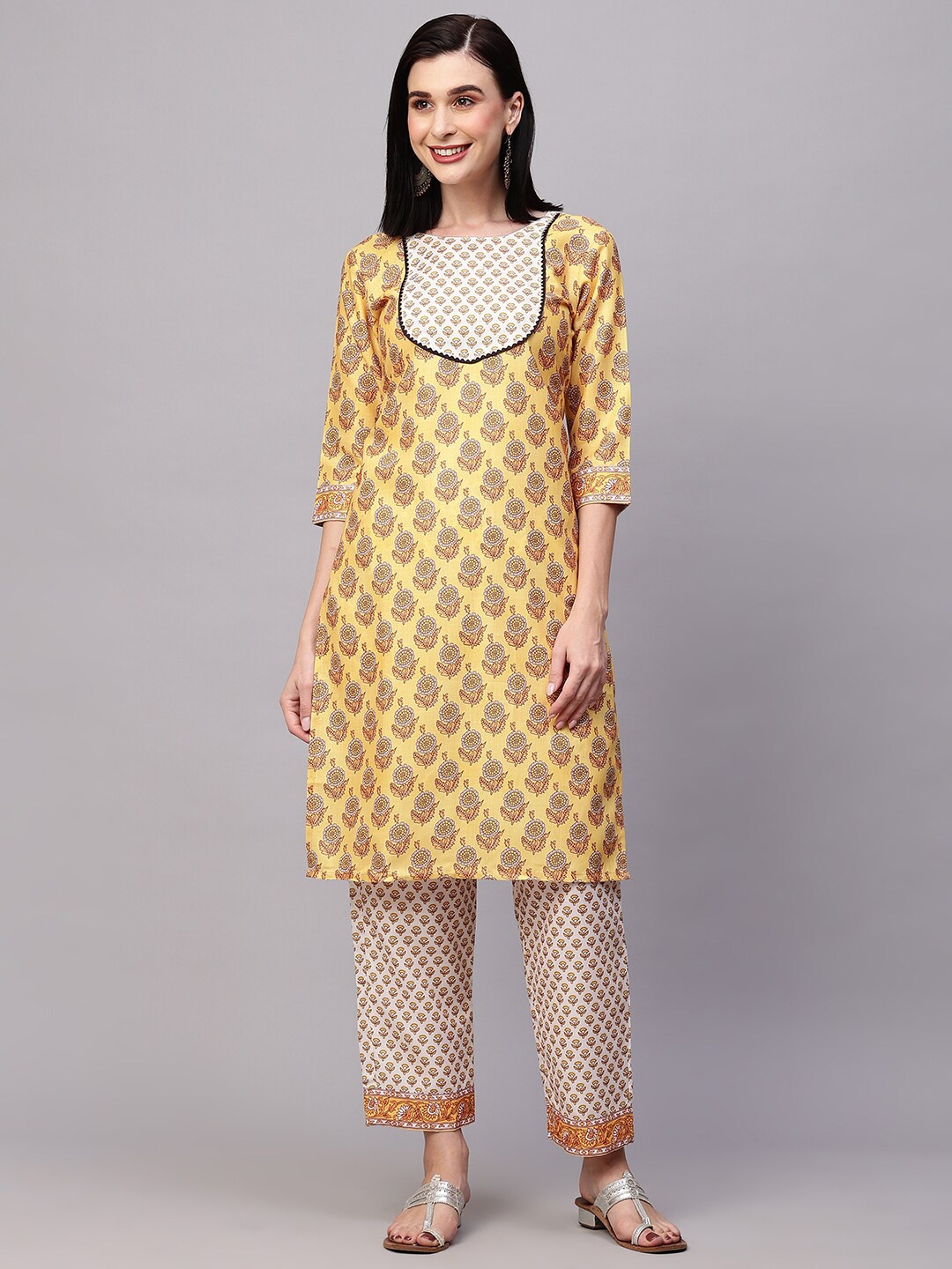 

AVANSHEE Floral Printed Regular Gotta Patti Kurta With Trousers, Yellow