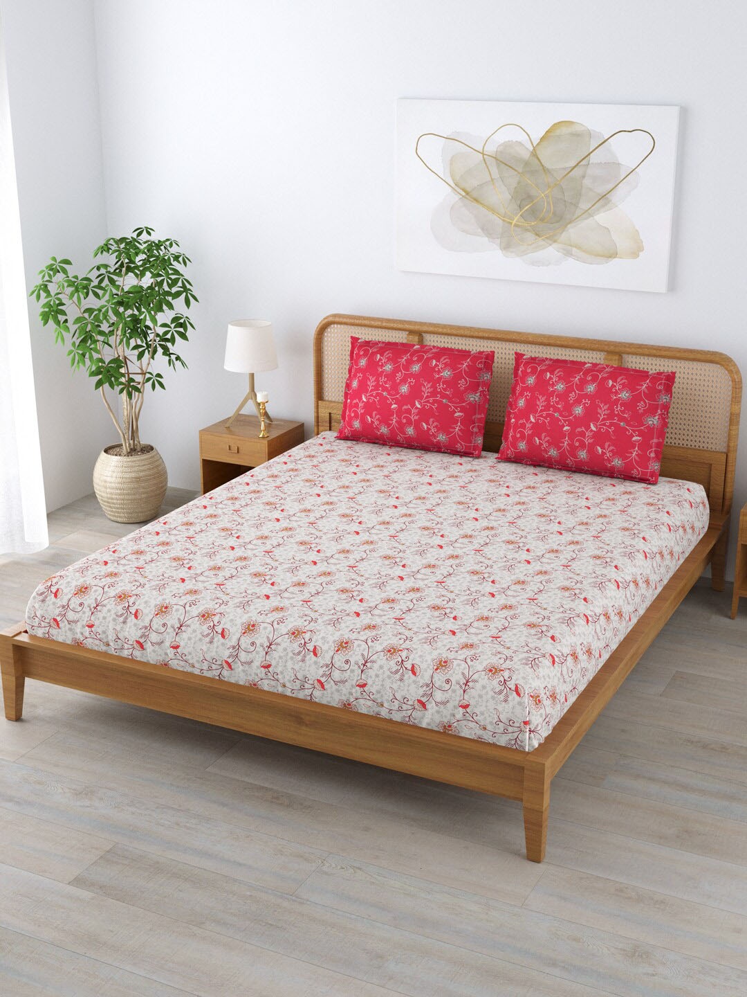 

Clasiko Beige & Red Floral 180 TC Cotton King Bedsheet With 2 Pillow Covers