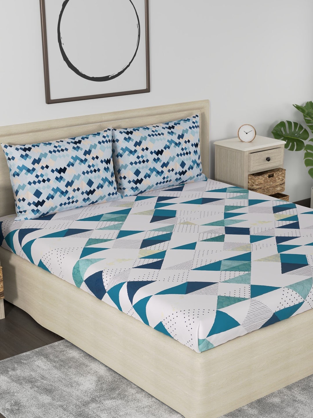 

Huesland White & Blue Geometric Cotton 186 TC King Bedsheet with 2 Pillow Covers