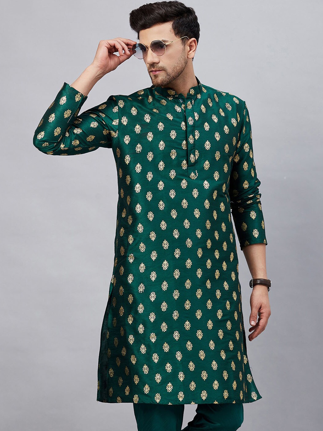 

VASTRAMAY Ethnic Motifs Foil Printed Mandarin Collar Kurta, Green