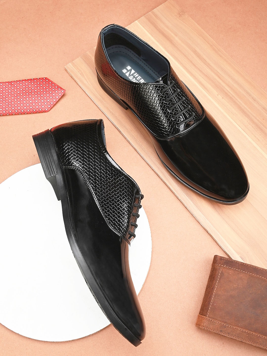 

HERE&NOW Men Black Textured Formal Oxfords
