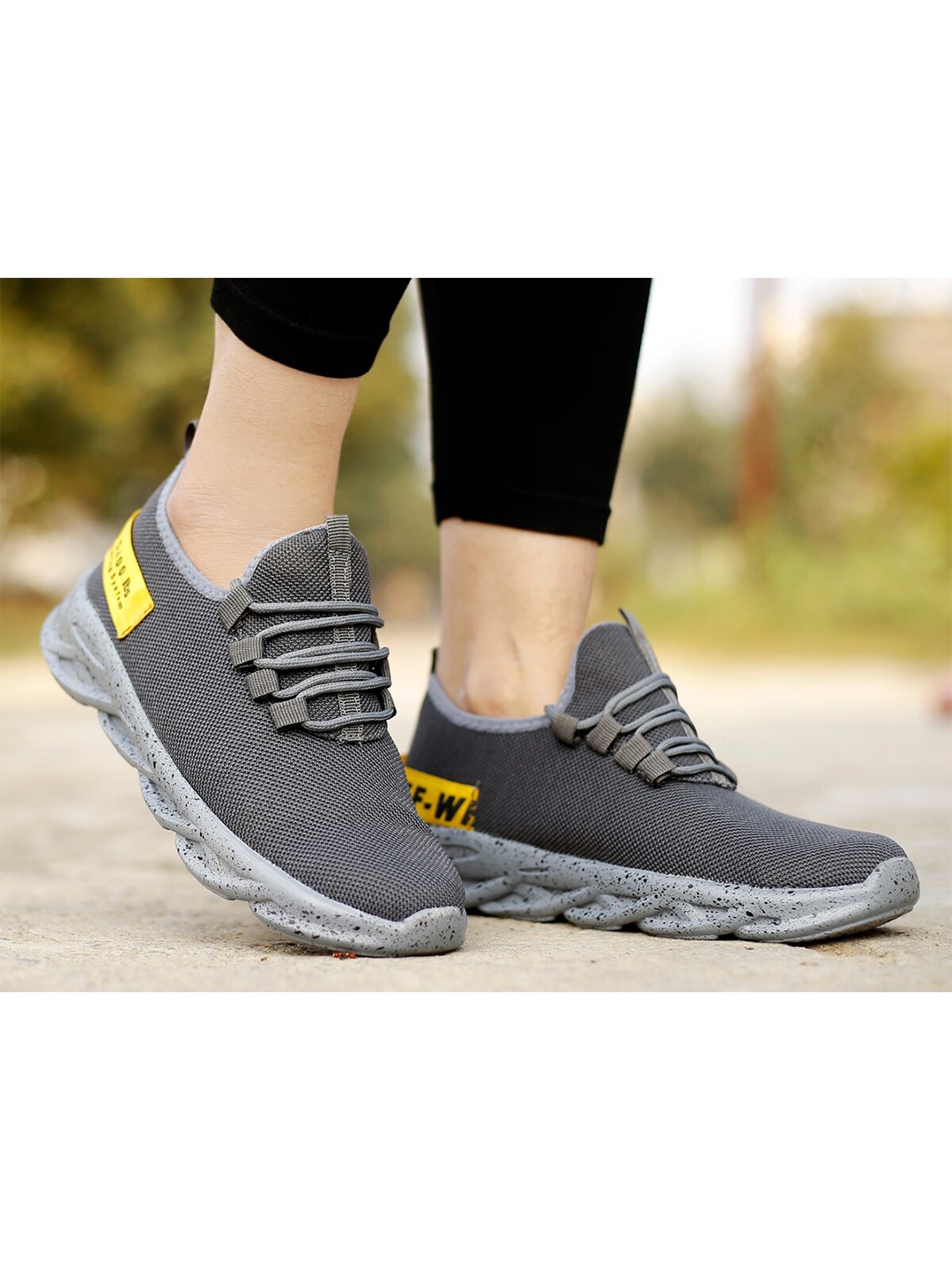 

Bxxy Men Mesh Running Non-Marking Shoes, Grey