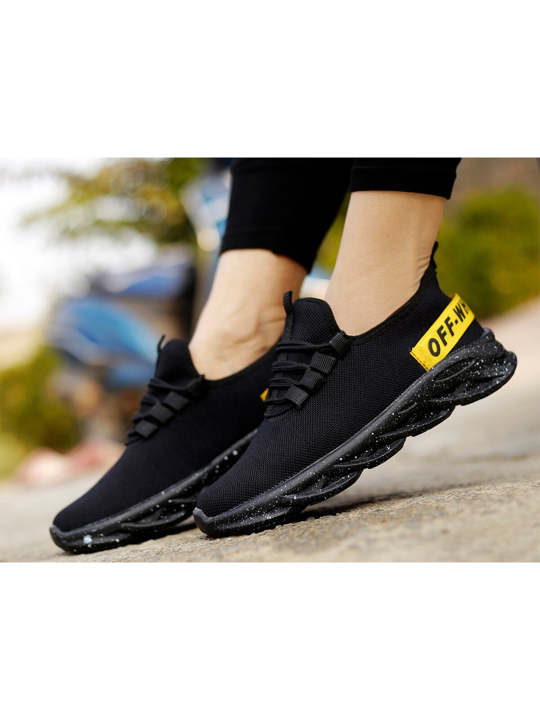 

Bxxy Men Mesh Running Non-Marking Shoes, Black