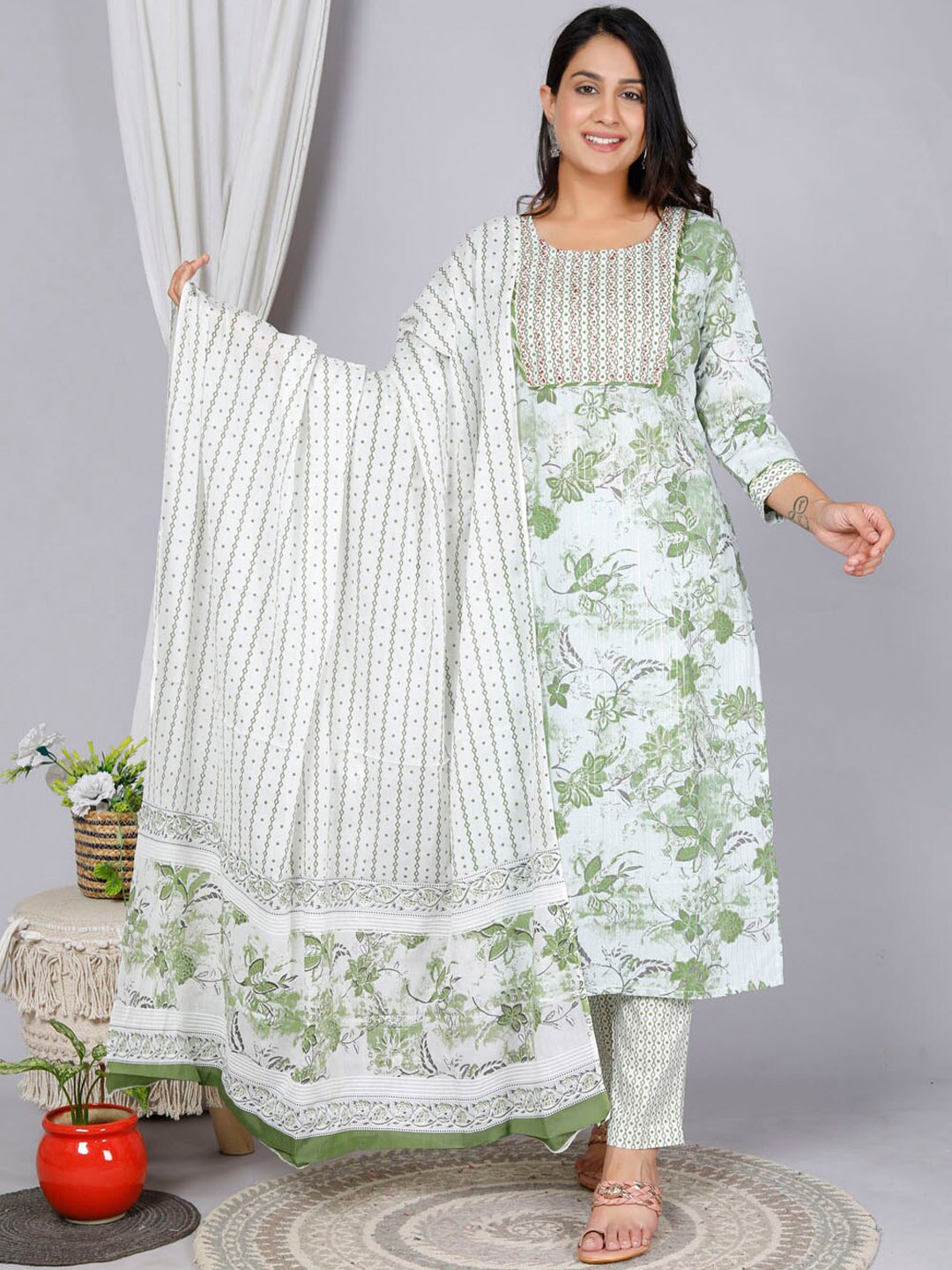 

gvs shoppe Floral Printed Sequined Pure Cotton Kurta with Trousers & Dupatta, Green