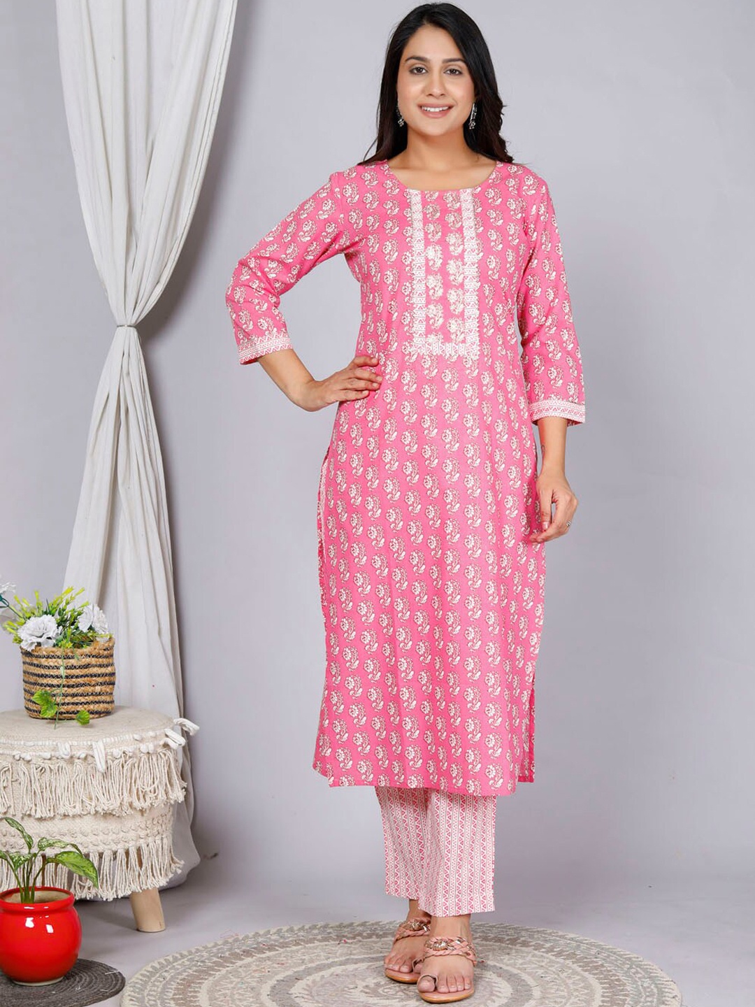 

gvs shoppe Women Pink Floral Regular Pure Cotton Kurta with Trousers & With Dupatta