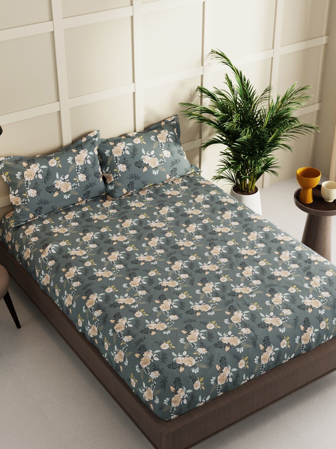 

KOPA La-Vogue Grey & Pink Floral Printed 152 TC Queen Bedsheet & 2 Pillow Covers