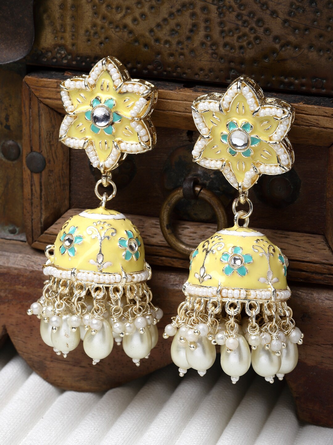 

ZENEME Gold-Plated Dome Shaped Kundan Studded Jhumkas