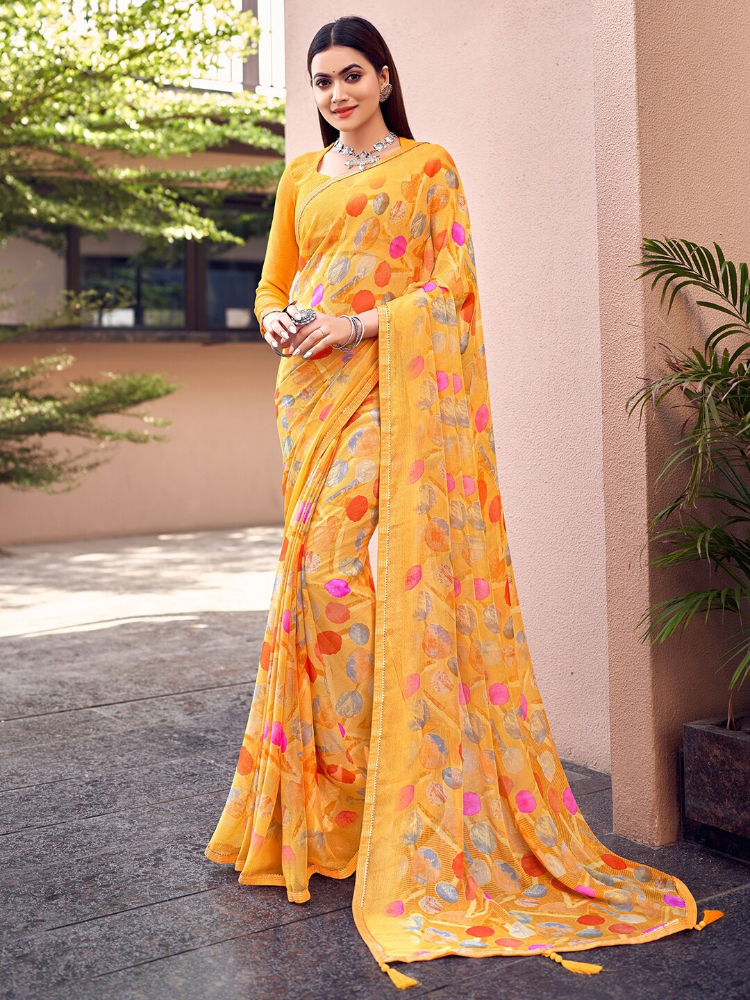 

Kasak Abstract Printed Gotta Patti Pure Chiffon Saree, Yellow