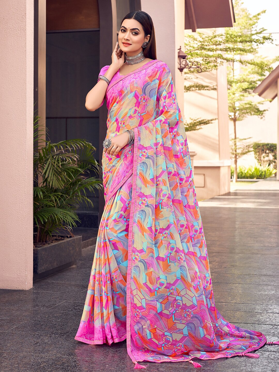 

Kasak Abstract Printed Gotta Patti Pure Chiffon Saree, Pink