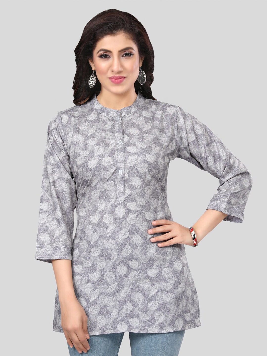 

Saree Swarg Floral Printed Mandarin Collar Kurti, Grey