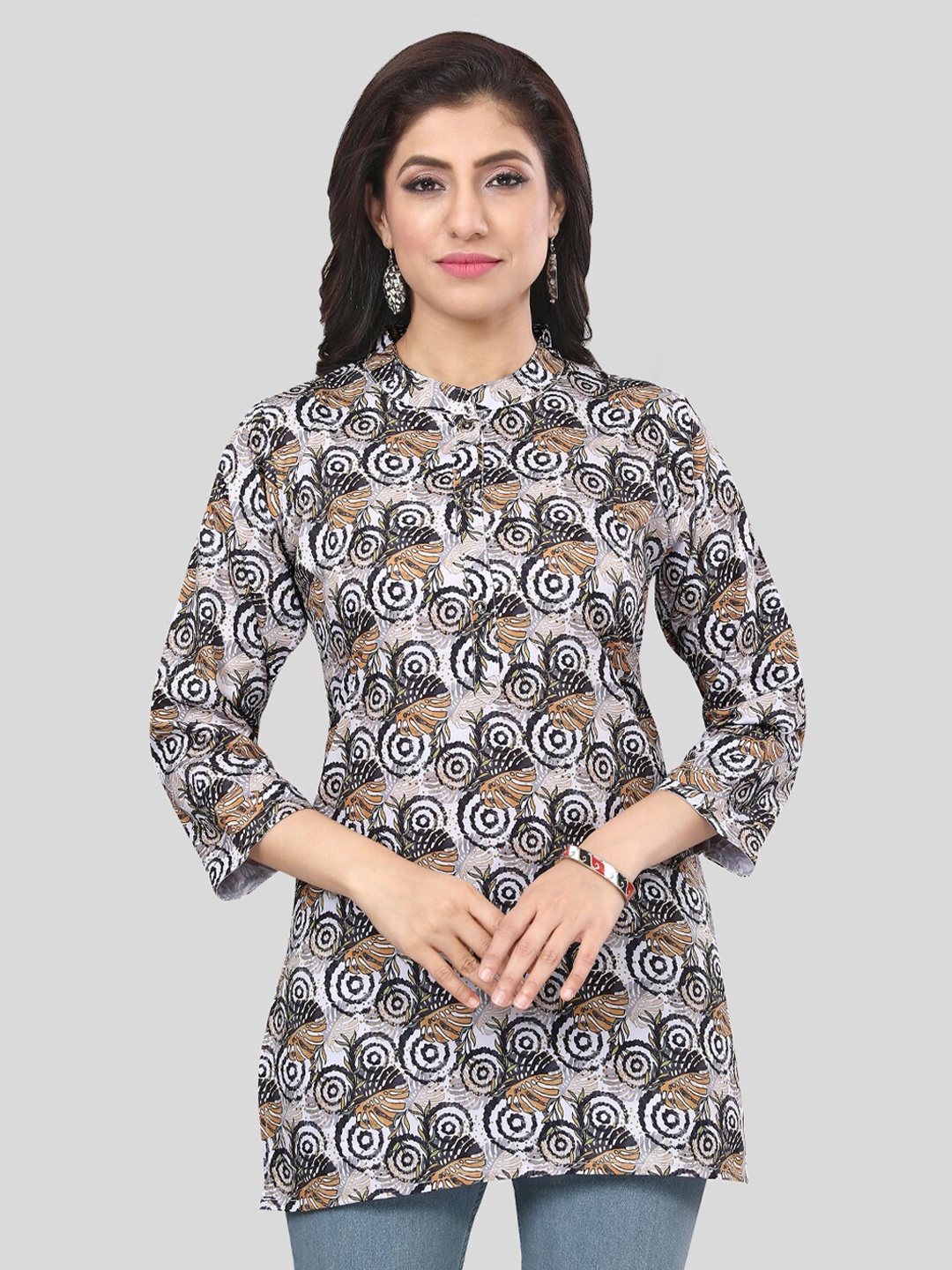 

Saree Swarg Floral Printed Mandarin Collar Kurti, White