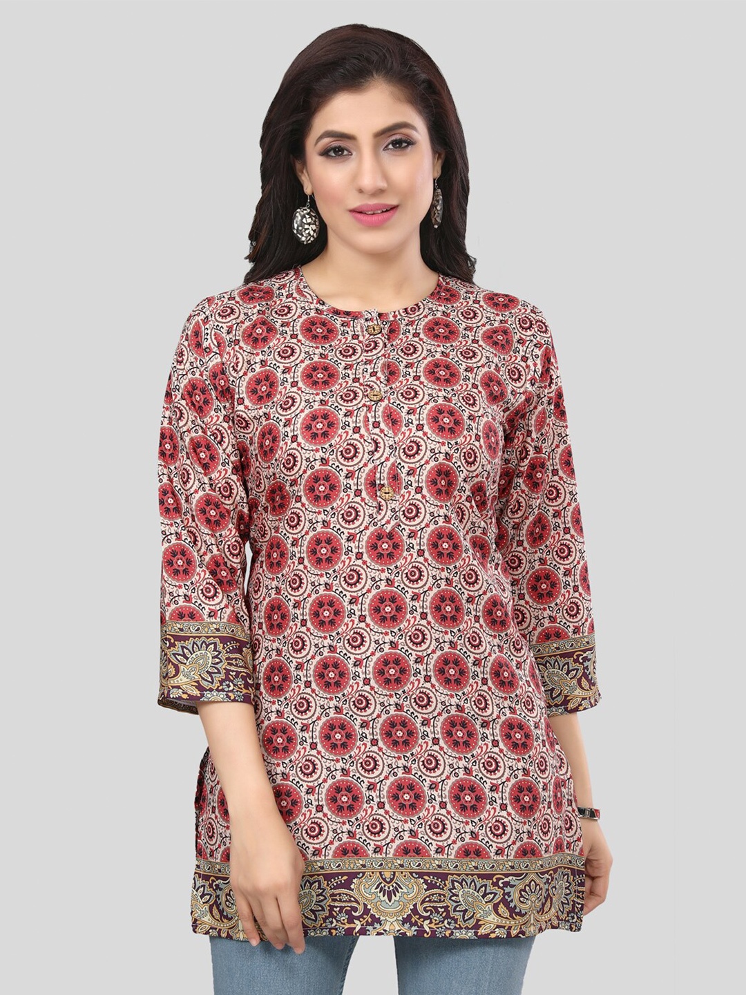 

Saree Swarg Round Neck Ethnic Motifs Printed Straight Kurti, Beige