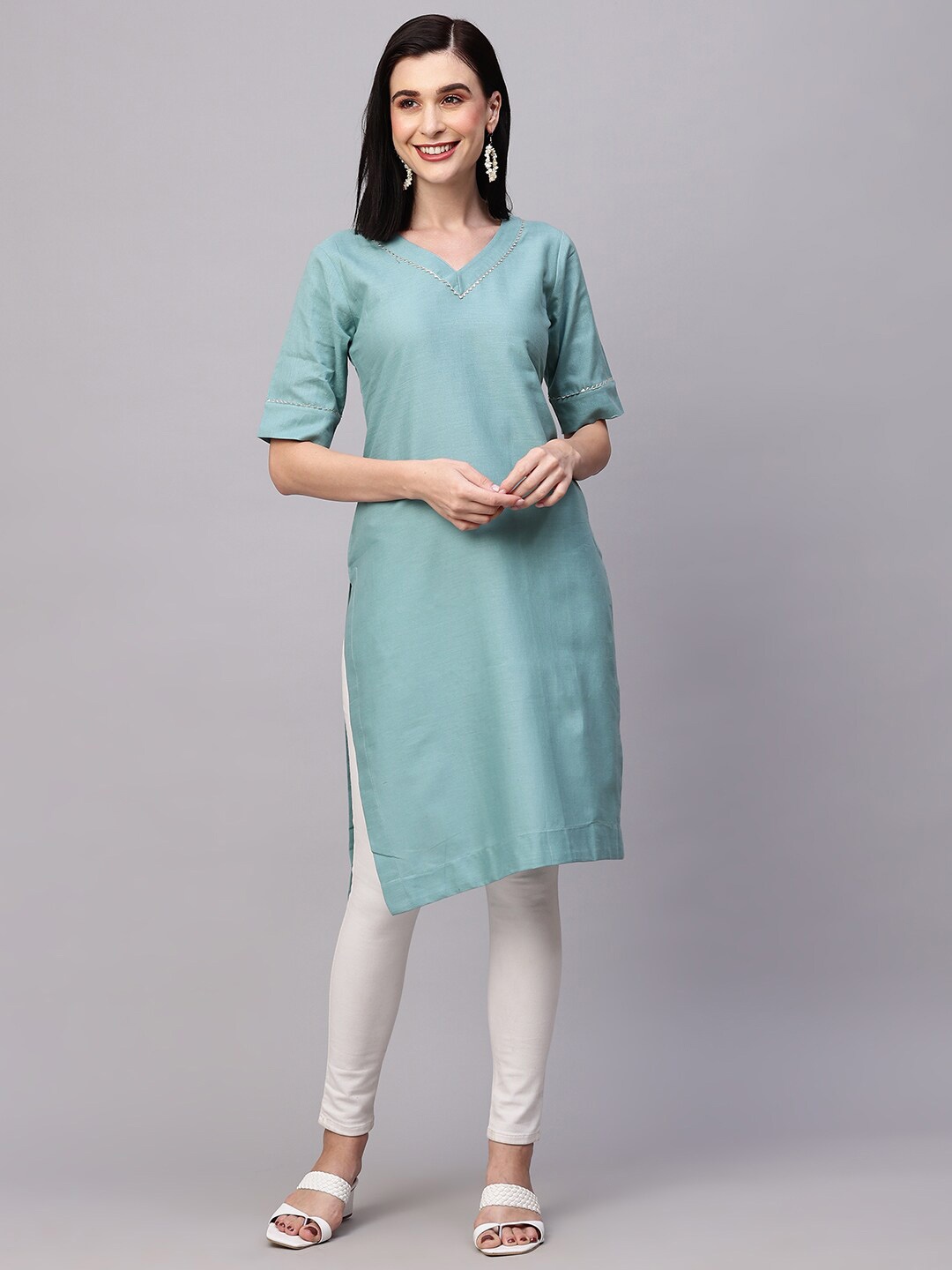 

AVANSHEE V-Neck Gotta Patti Straight Kurta, Blue
