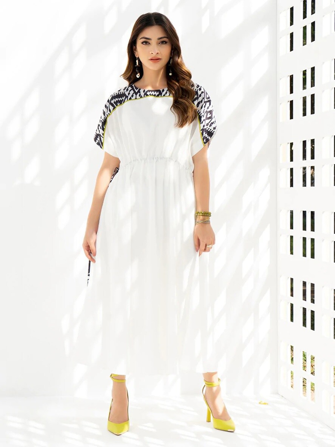 

Navvi Round Neck Extended Sleeves Maxi Dress, White