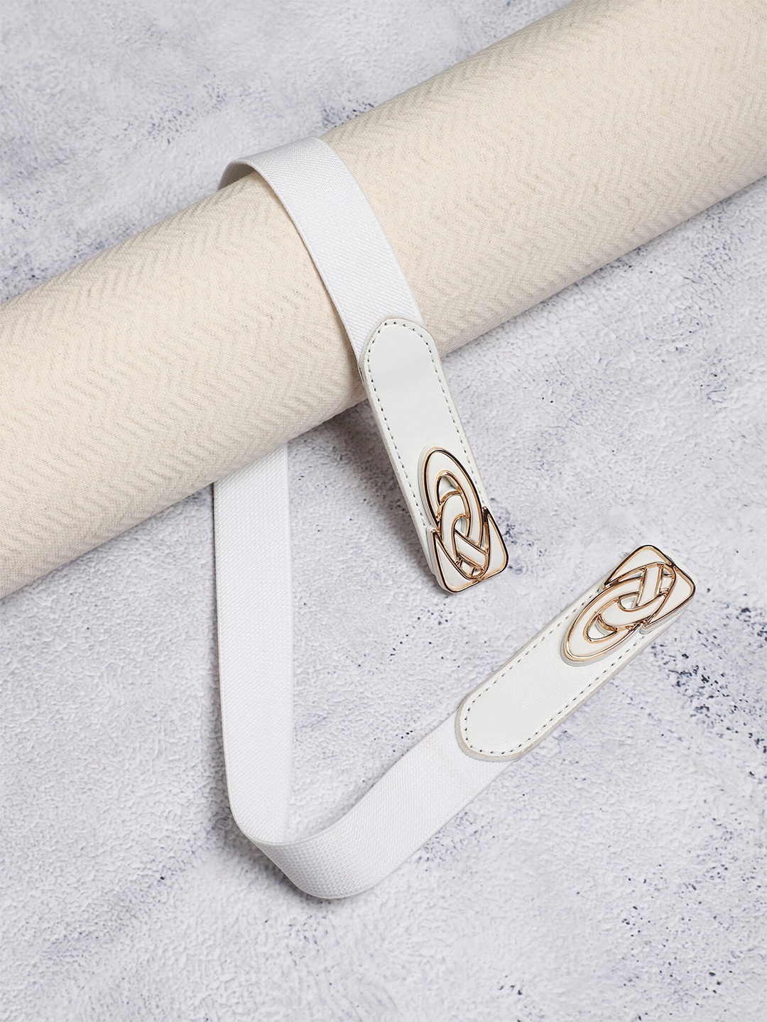 

Berrylush Women White & Gold-Toned PU Slim Belt With Interlock