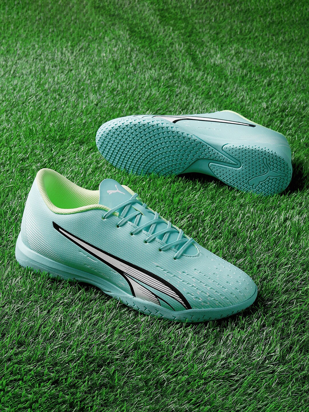 

Puma Men ULTRA PLAY Indoor Sports Shoes, Blue