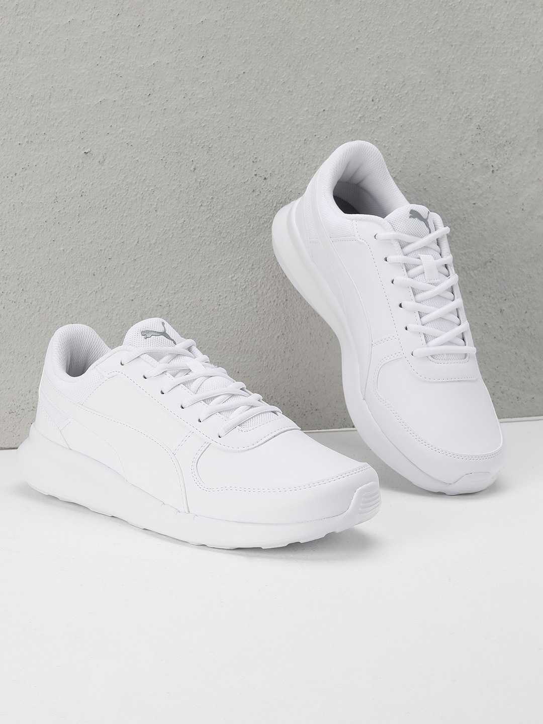 

Puma Men Dexfly V1 Sneakers, White