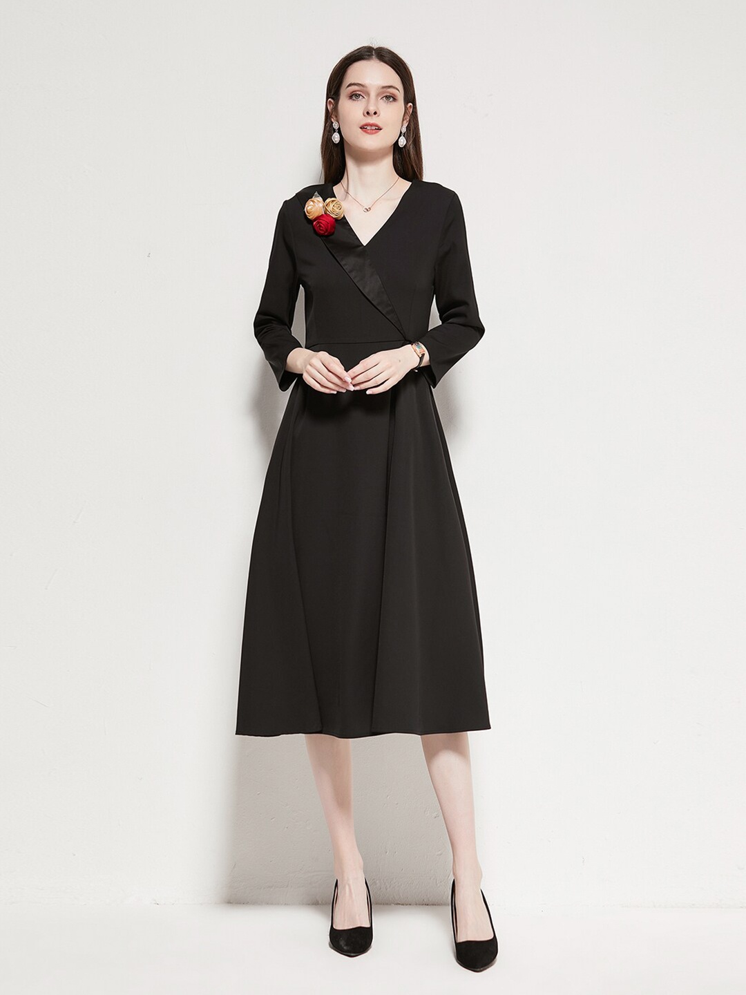 

JC Collection Black Midi Dress
