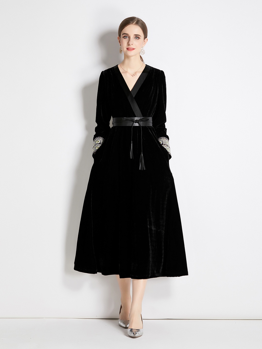 

JC Collection V-Neck Belted Midi Dress, Black