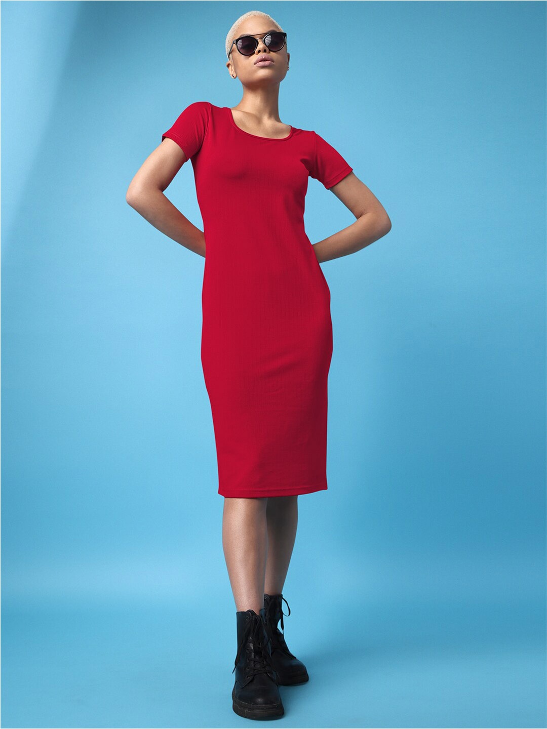 

PURVAJA Round Neck Bodycon Midi dress, Red