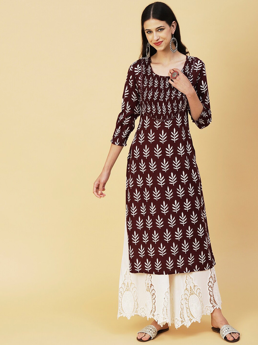 

FASHOR Brown &White Ethnic Motifs Printed Straight Kurta