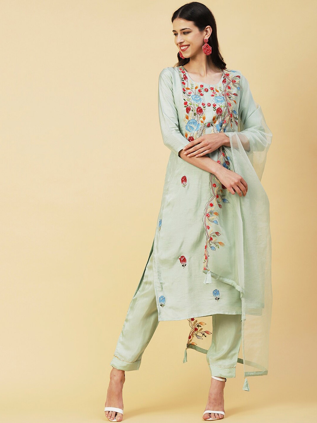 

FASHOR Floral Printed Thread Work Kurta with Trousers & Dupatta, Green