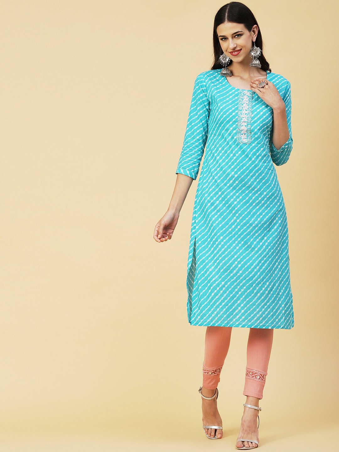 

FASHOR Turquoise Blue & White Leheriya Printed Mirror Work Kurta