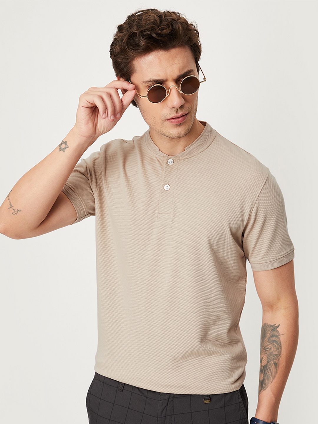 

max Henley Neck Short Sleeves T-shirt, Beige