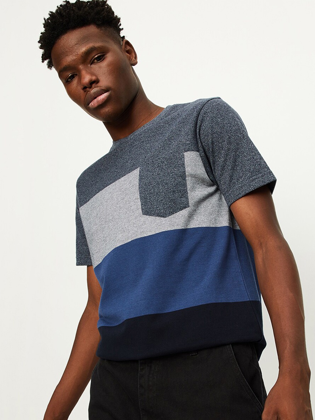 

max Colourblocked Round Neck T-shirt, Charcoal