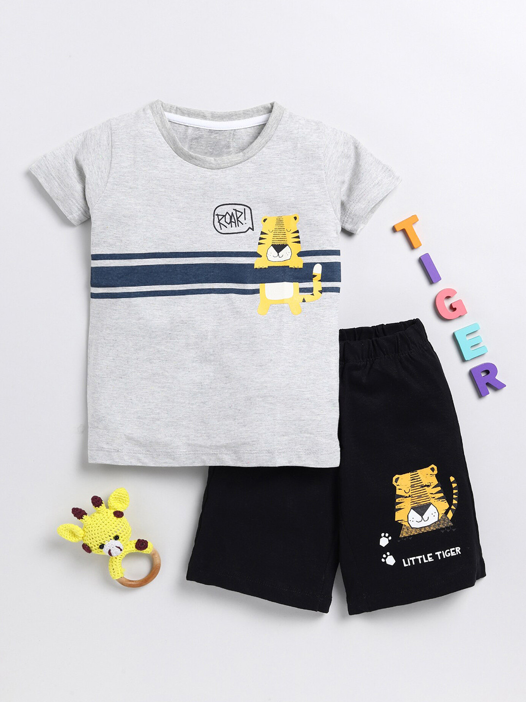 

YK Boys Printed Round Neck Short Sleeves T-shirt with Shorts Clothing Set, Grey