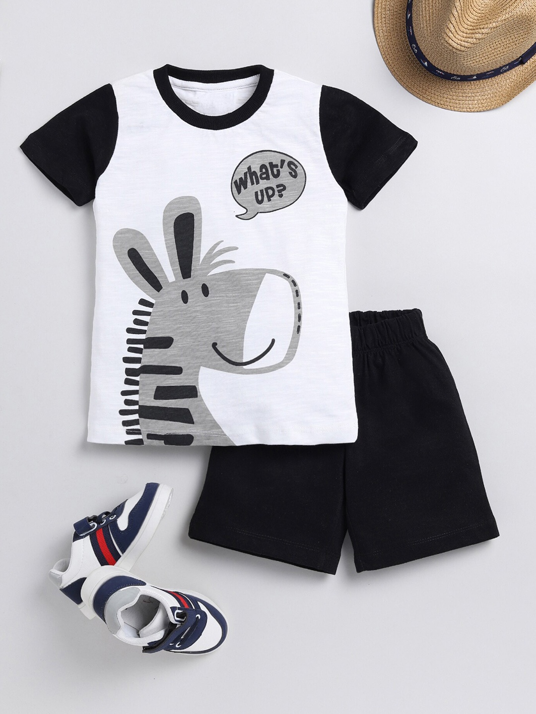 

YK Boys Printed Round Neck Short Sleeves T-shirt with Shorts Clothing Set, White