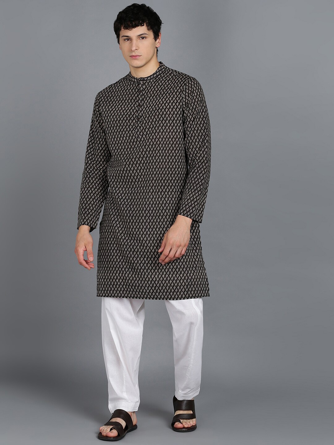

HERE&NOW Ethnic Motifs Printed Regular Pure Cotton Kurta with Pyjamas, Black