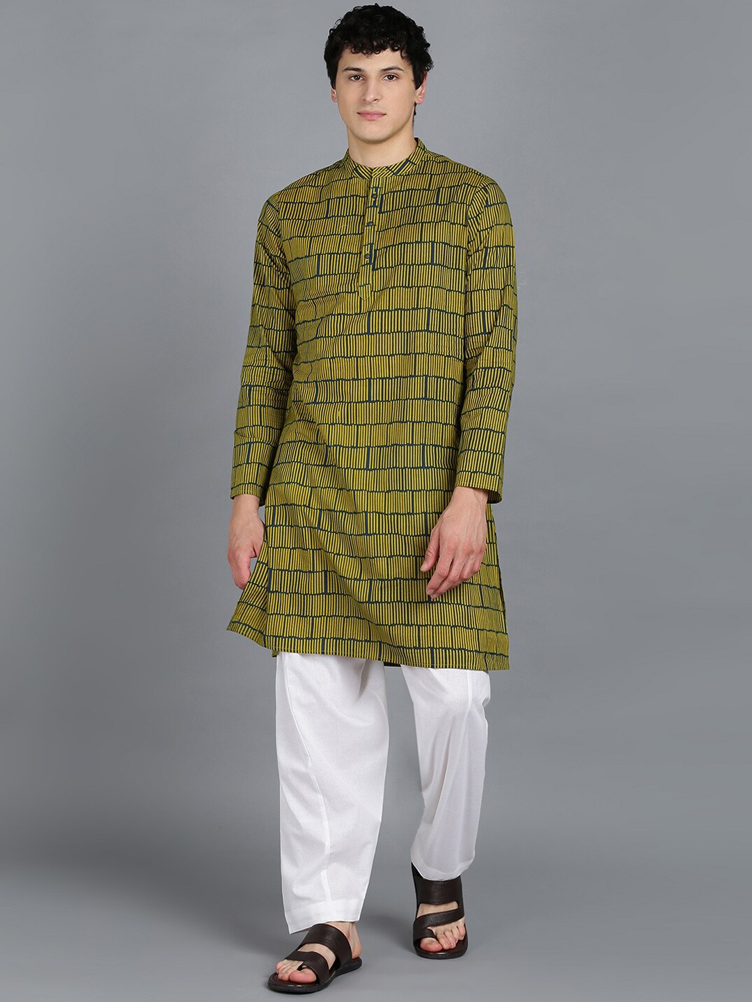 

HERE&NOW Geometric Printed Regular Pure Cotton Kurta with Pyjamas, Green