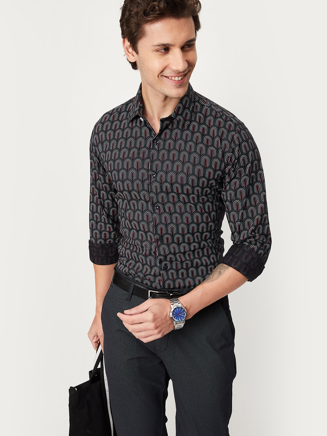 

max Men Black Opaque Printed Casual Shirt