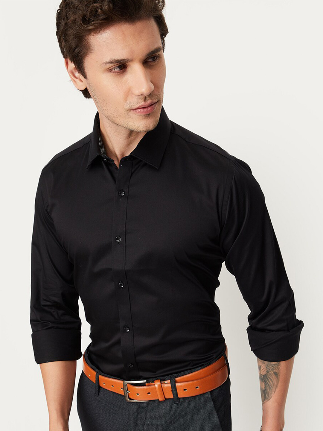 

max Spread Collar Casual Shirt, Black