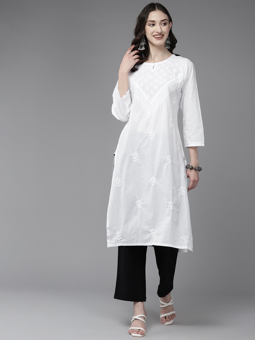 

ADA Women Floral Embroidered Cotton Chikankari Kurta, White