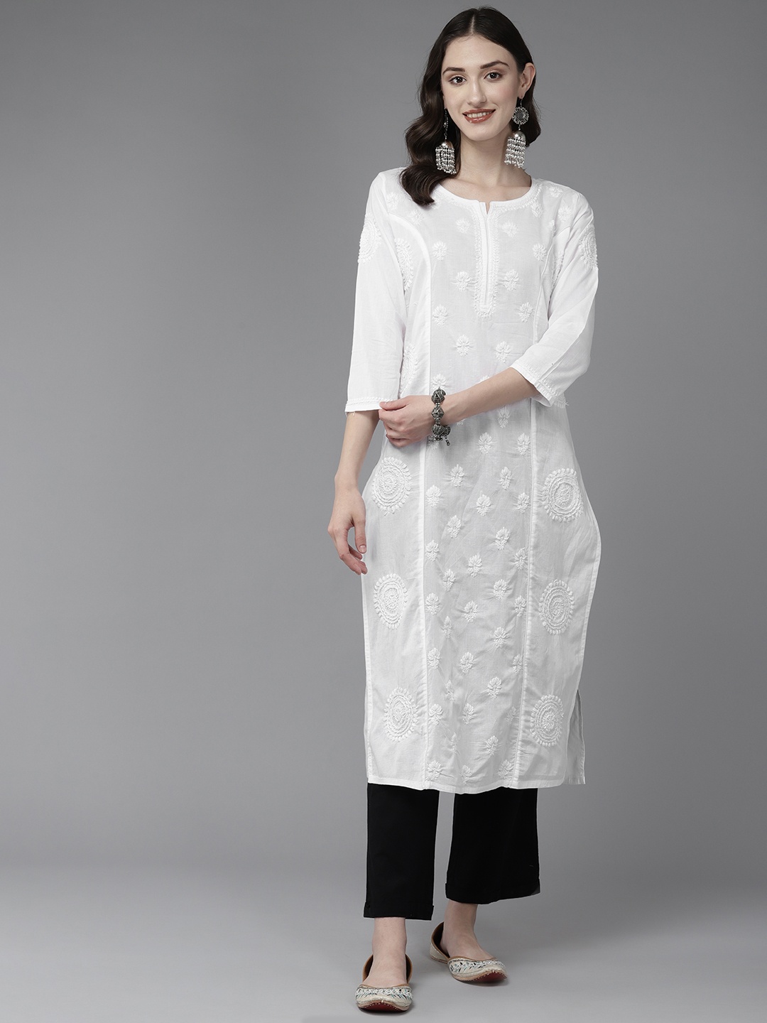 

ADA Women Floral Embroidered Cotton Chikankari Kurta, White