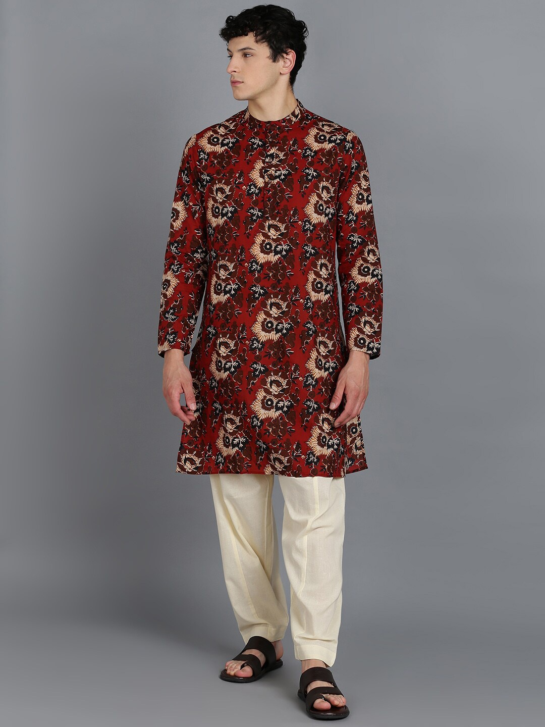 

MALHAAR Floral Printed Band Collar Pure Cotton Kurta with Pyjamas, Red