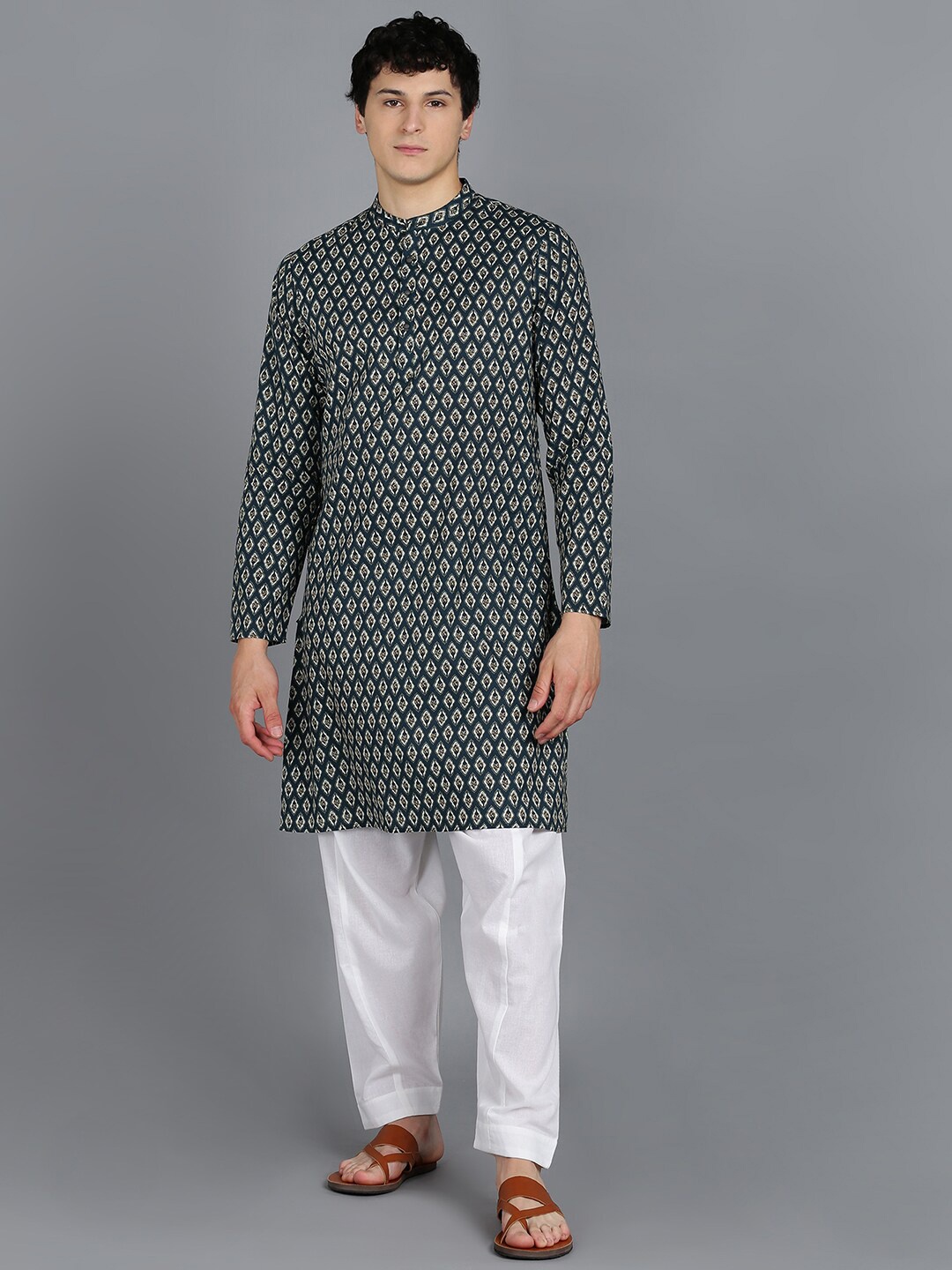 

MALHAAR Ethnic Motifs Printed Band Collar Pure Cotton Kurta with Pyjamas, Navy blue