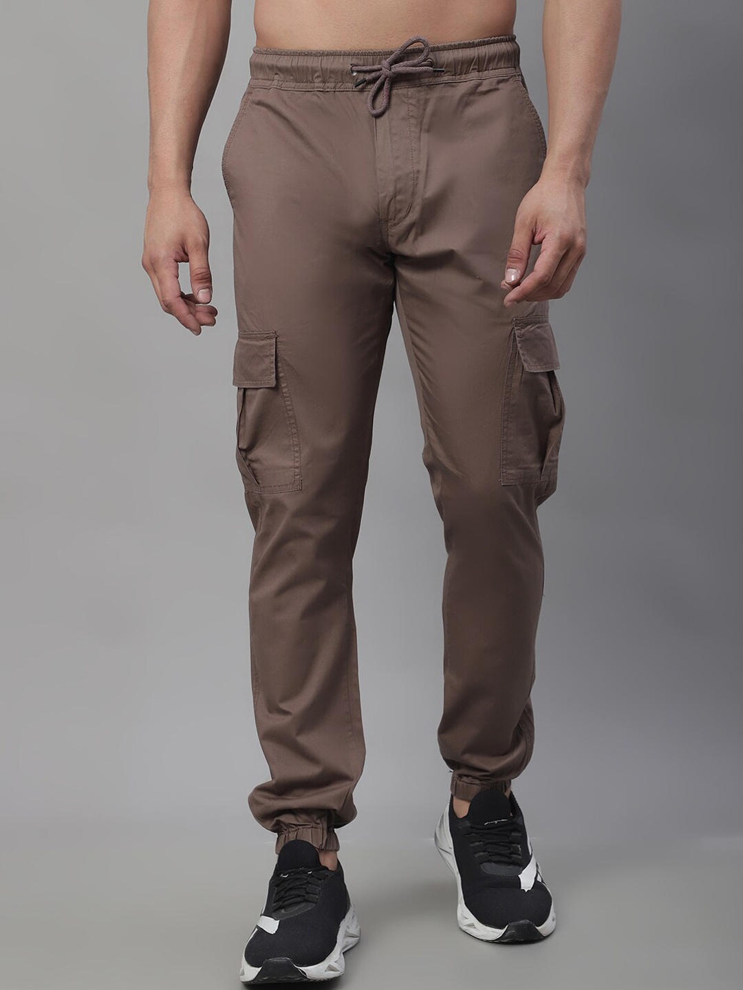 

JAINISH Men Relaxed Tapered Fit Cotton Cargo Trousers, Brown